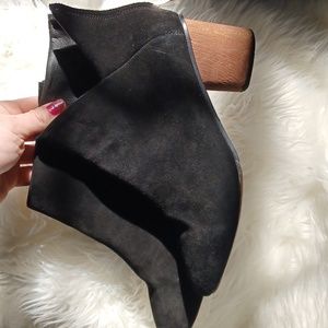 Vera Cuoio Ankle Boots